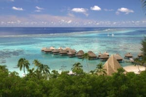 Moorea resorts 